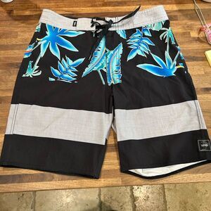 Vans Palm Tree Boardshort size 28 Cool print Like New Condition